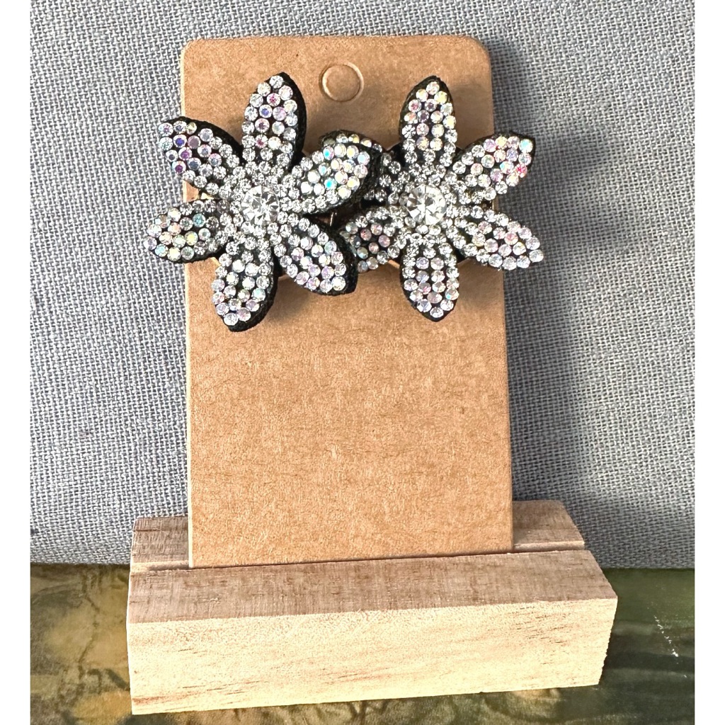 Clear Rhinestone Flower Post Back Earrings 12$